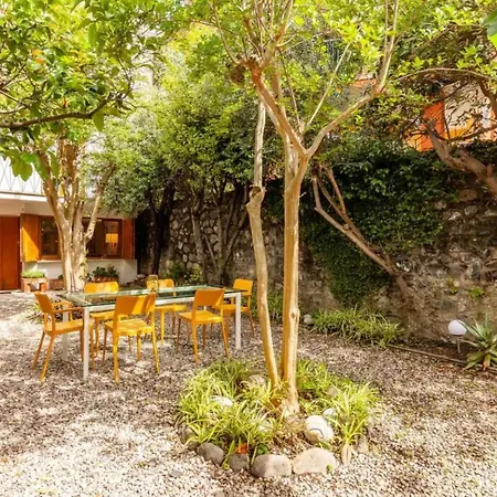 Casa, Spiaggia E Giardino: “la Rana E Il Gigante” *