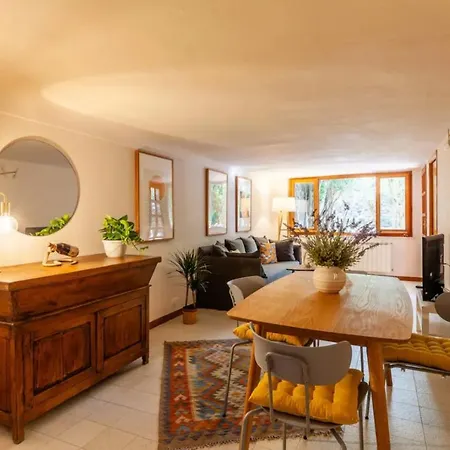 Casa, Spiaggia E Giardino: “la Rana E Il Gigante” *
